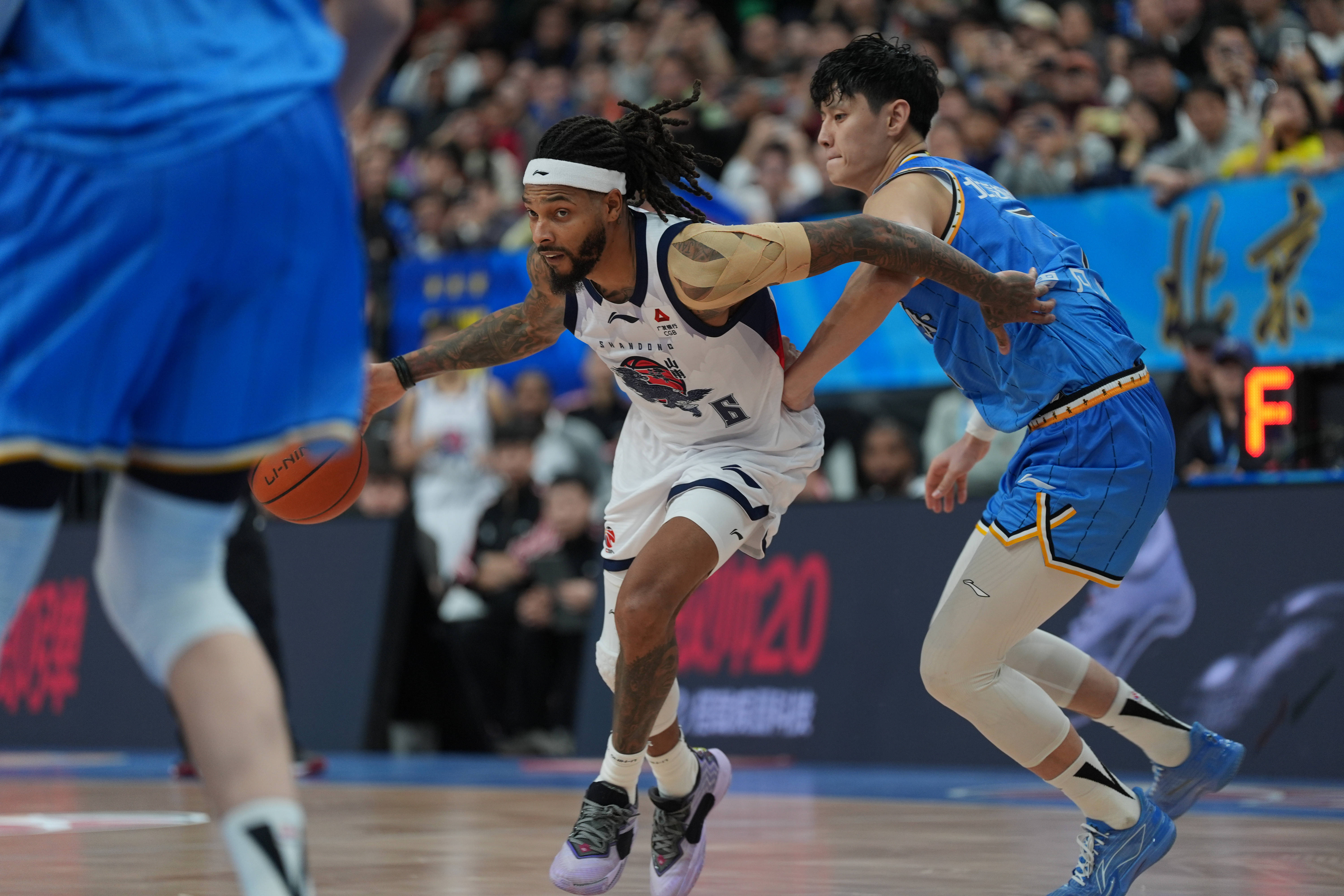 九游体育-山东男篮围绕CBA常规赛远射贴柱法国杯窗口期攻防权衡，连对手都承认：C罗在雄鹿比赛中夺冠